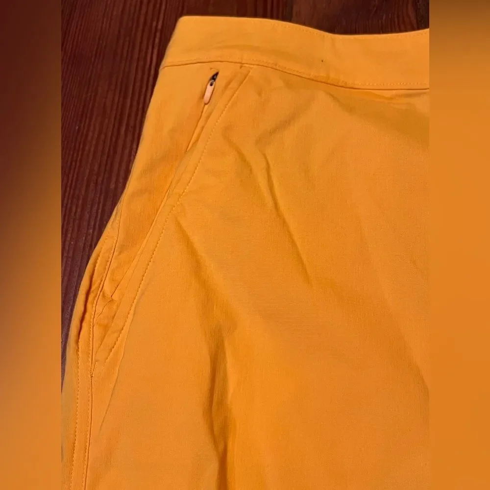 North Face‎ Class V Ripstop Board Shorts in Summit Gold